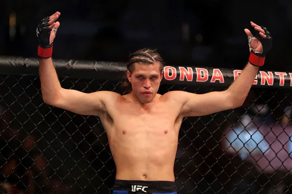 Brian Ortega beats Yair Rodriguez @ 1/2